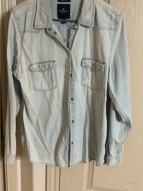 American Eagle Outfitters Light Wash Denim Shirt Jacket